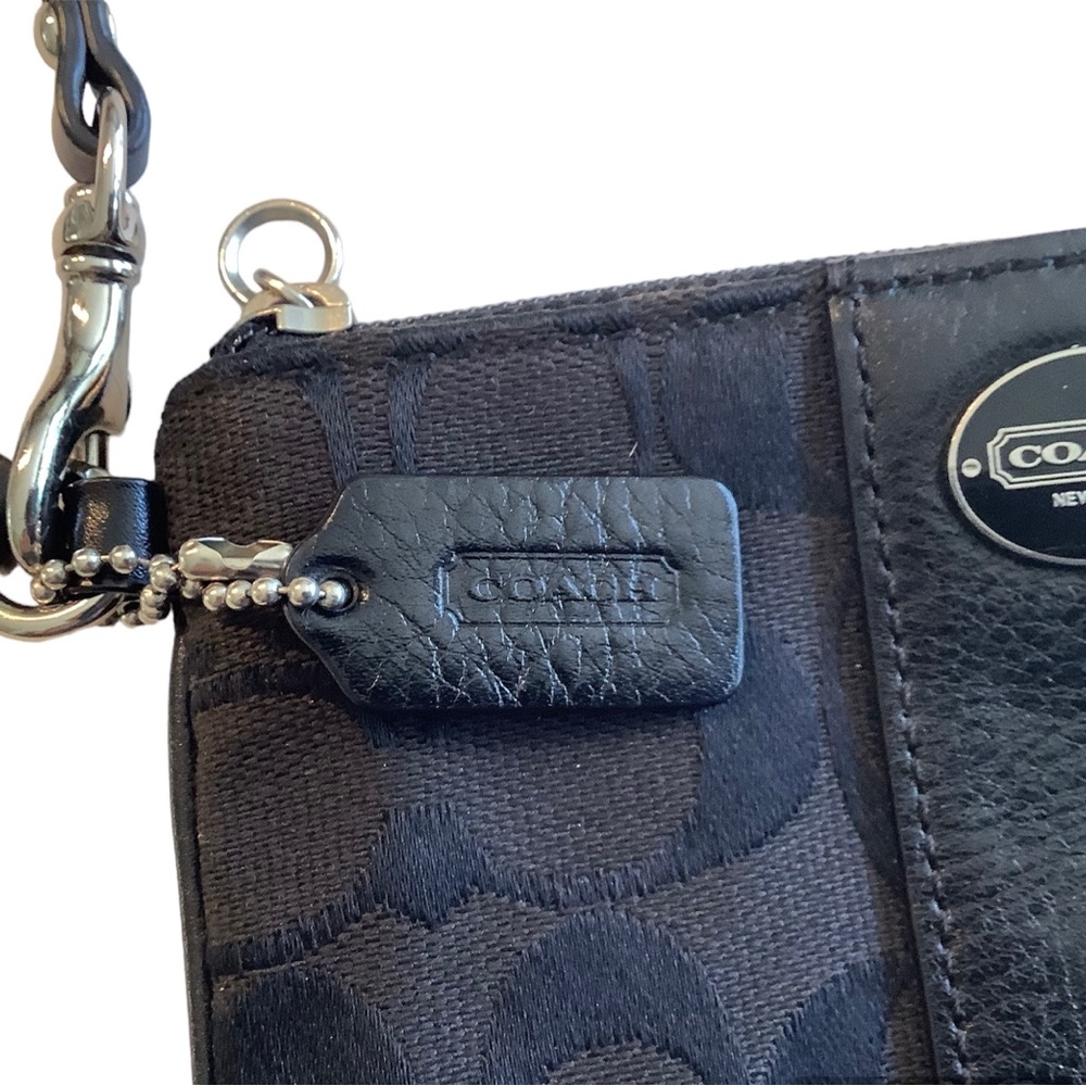2 Coach Wristlets One Leather One Cloth - Picture 7 of 9
